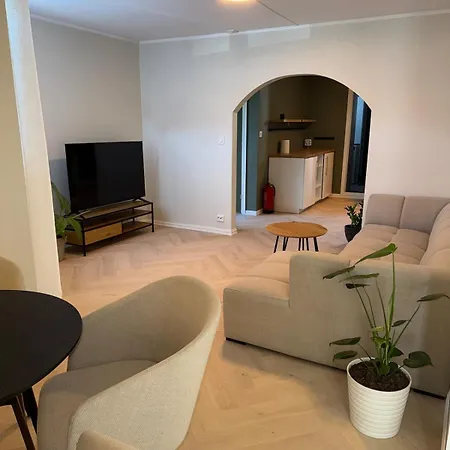 Apartament 4 Bedroom Modern - Central! *